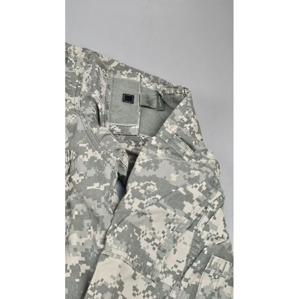 U.S. Military Army Jacket Mens Large/Long.  Full‎ Zip Digital Camo Uniform